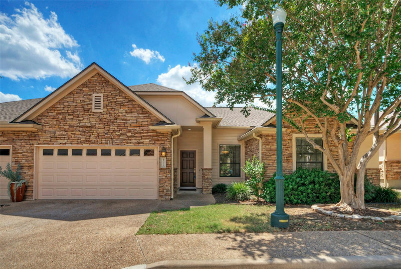 4221 Johns Light Dr — exterior