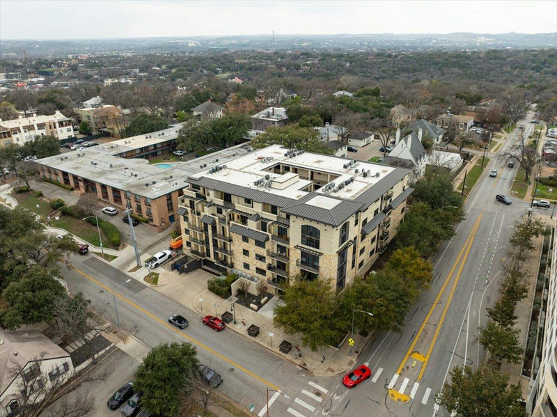 1812 West Ave #404 — exterior