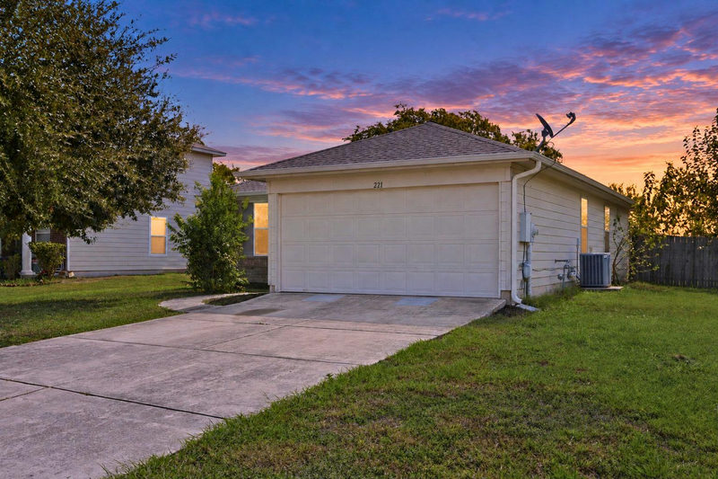 221 Ames Cv — exterior