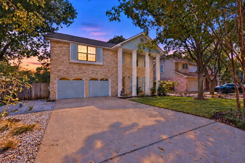 8103 Doe Meadow Dr — exterior