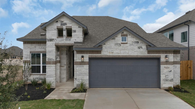 1032 Stonehill Dr — exterior