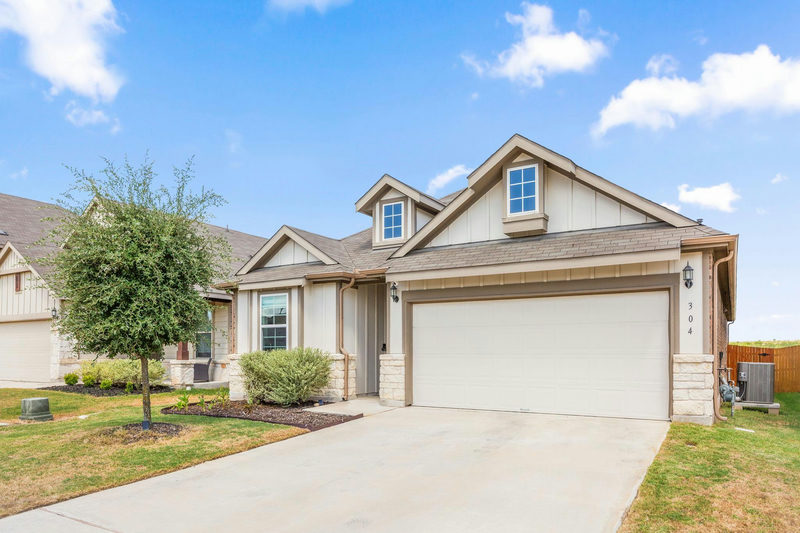 304 Sweetleaf Dr — exterior