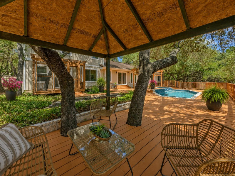 224 Hurst Creek Rd — exterior