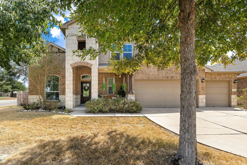 101 Lee Trevino Cv — exterior