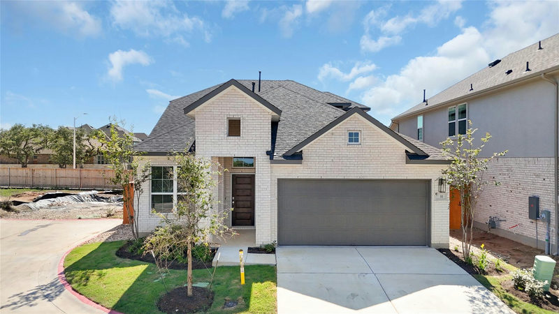 1100 Stonehill Dr — exterior