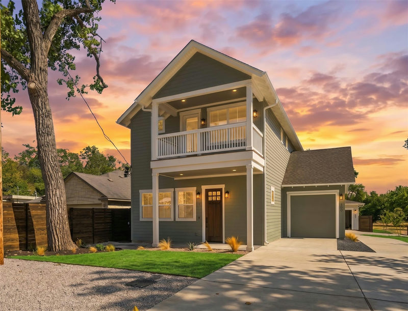 300 W Mockingbird Ln #1 — exterior