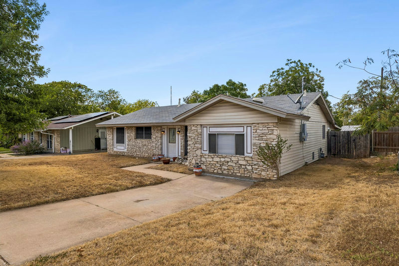 6904 Miranda Dr — exterior