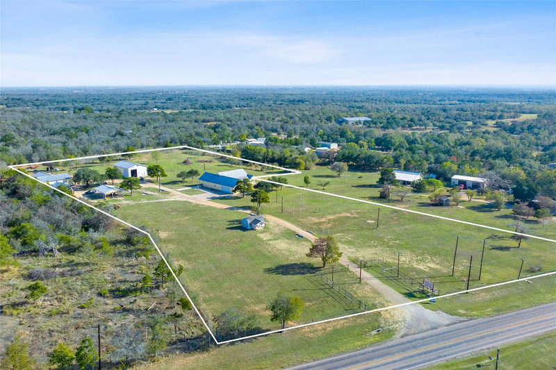 1133 FM 20 — exterior
