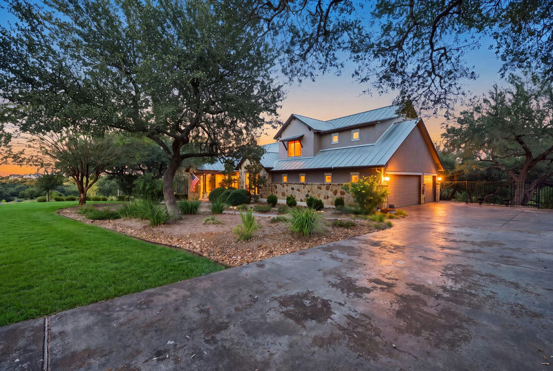 3555 Comal Spgs — exterior
