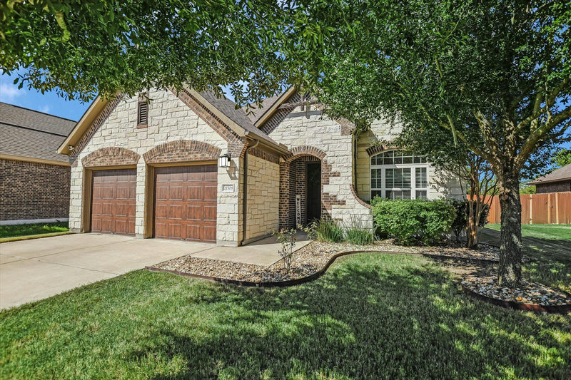 21508 Hines Ln — exterior