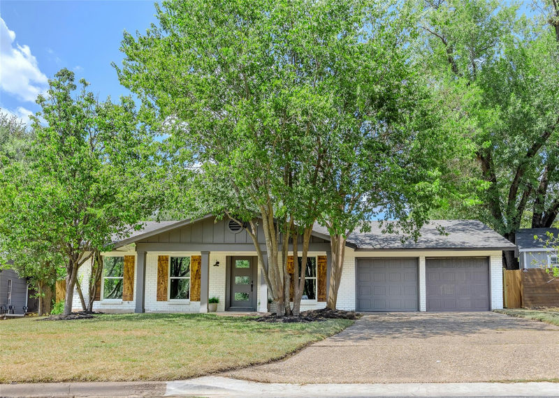 6816 Hanover Ln — exterior