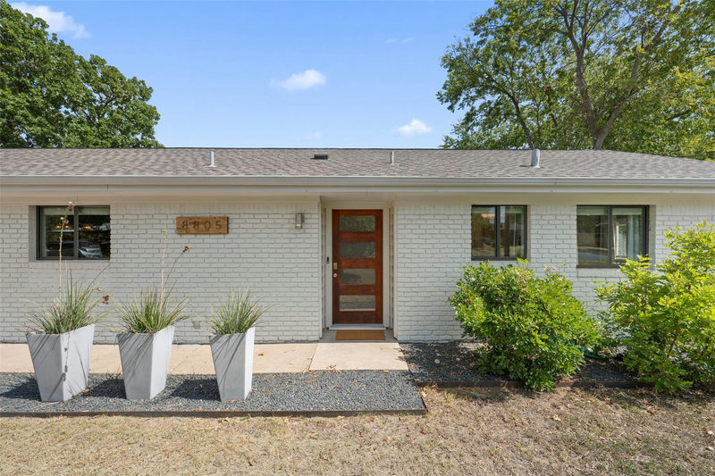 8805 Leisure Dr — exterior
