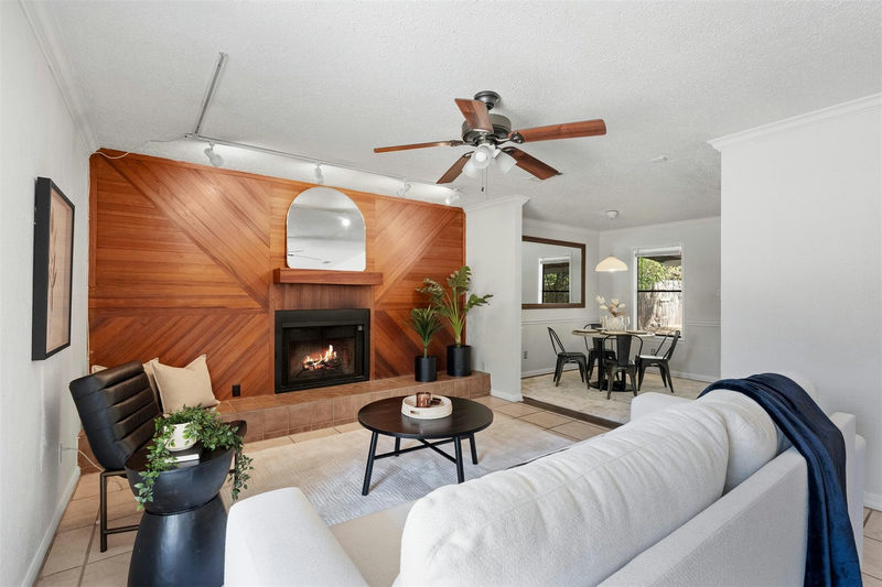 1612 Broadmoor Dr — exterior