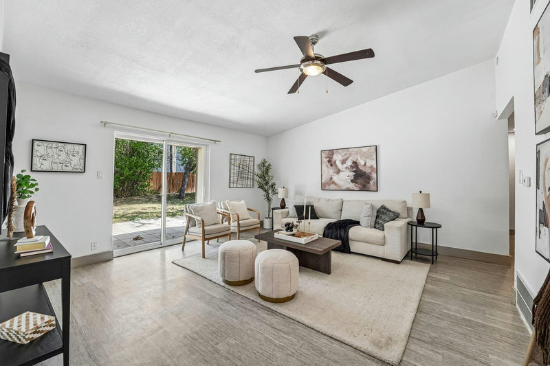704 Buckingham Pl — exterior