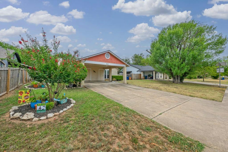3621 Leafield Dr — exterior