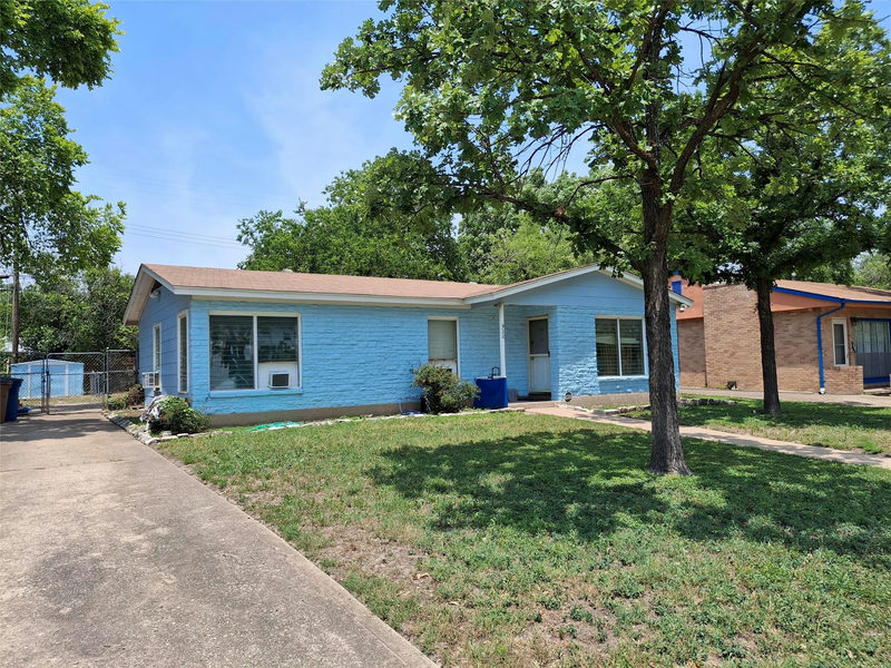 7520 Delafield Ln — exterior