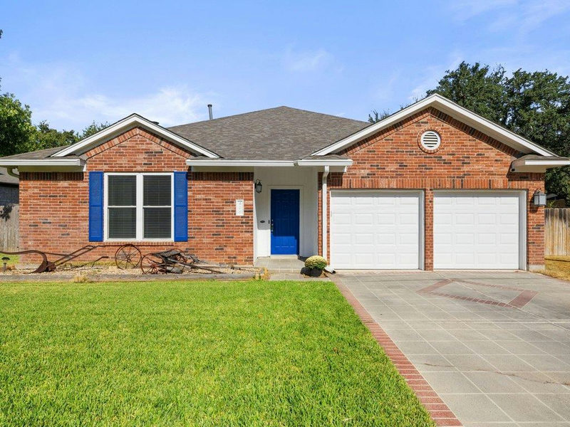 406 Tamara Dr — exterior