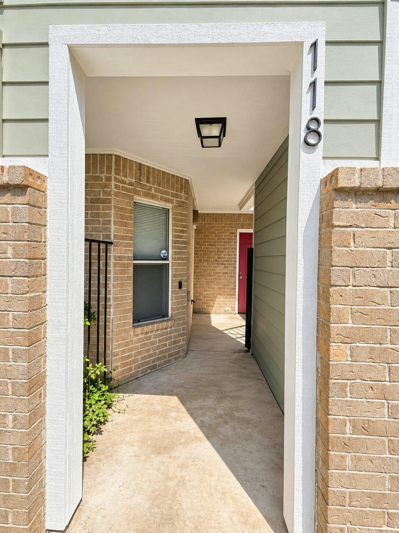 2104 Cullen Ave #4-118 — exterior
