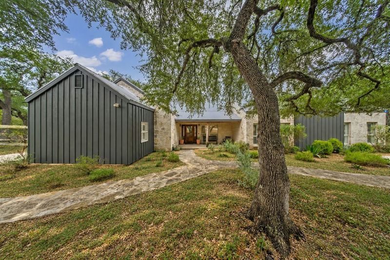 188 Broken Lance Dr — exterior