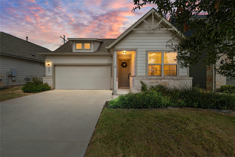 807 Gray Fox Loop — exterior