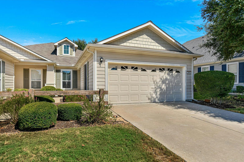 215 Bonham Loop — exterior