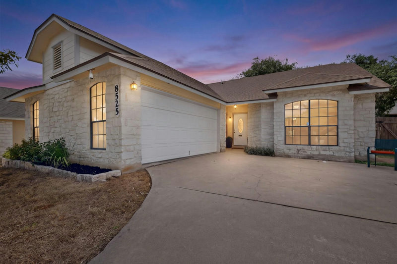 8525 Birmingham Dr — exterior