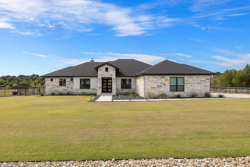 127 Lazy Creek Dr — exterior