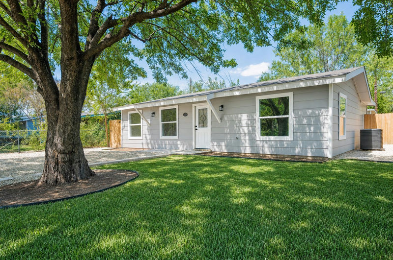 6706 Cruz St — exterior