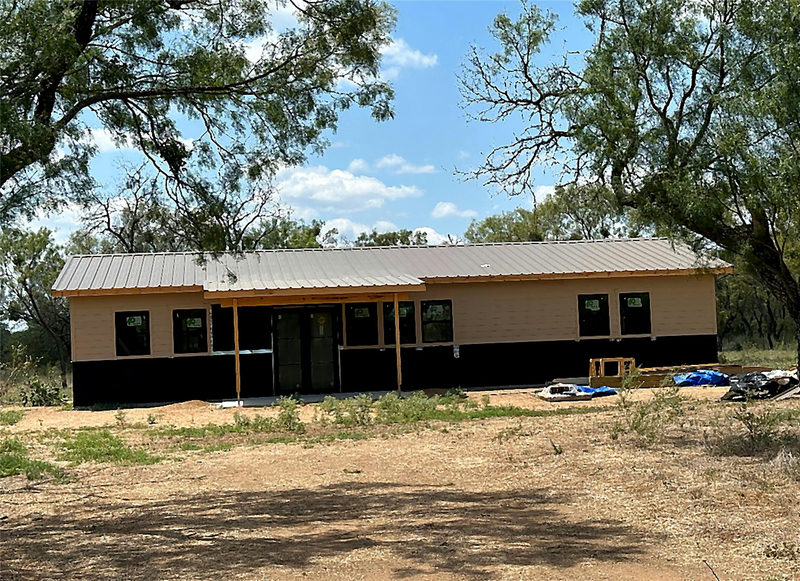6417 County Road 120 — exterior