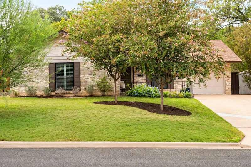 2708 Carnarvon Ln — exterior