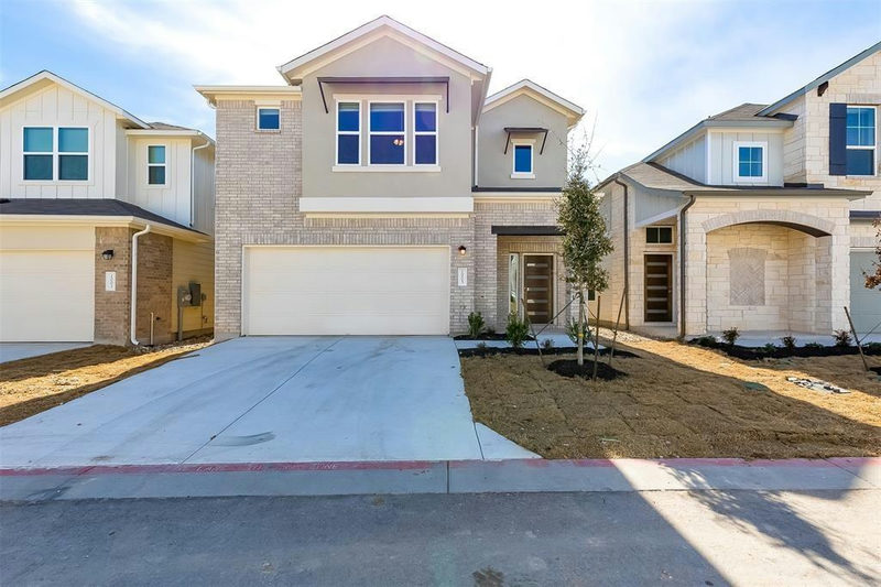 1005 Legend Milton Ln — exterior