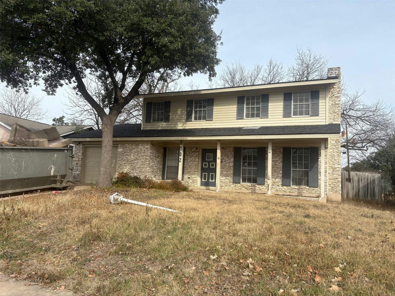 8702 S Bridgeport Dr — exterior