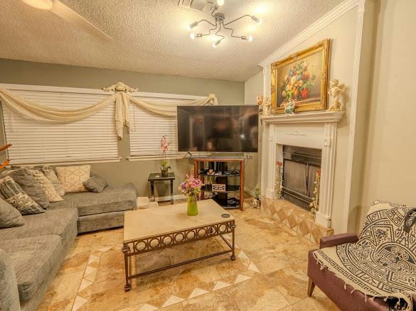 4801 Cabob St — exterior