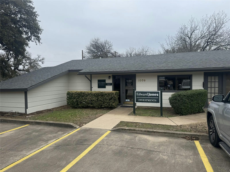 1011 Meredith Dr — exterior