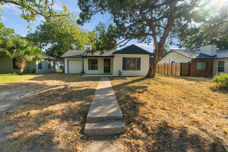 1302 Bentwood Rd — exterior