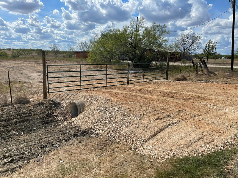 12695 FM 1854 — exterior