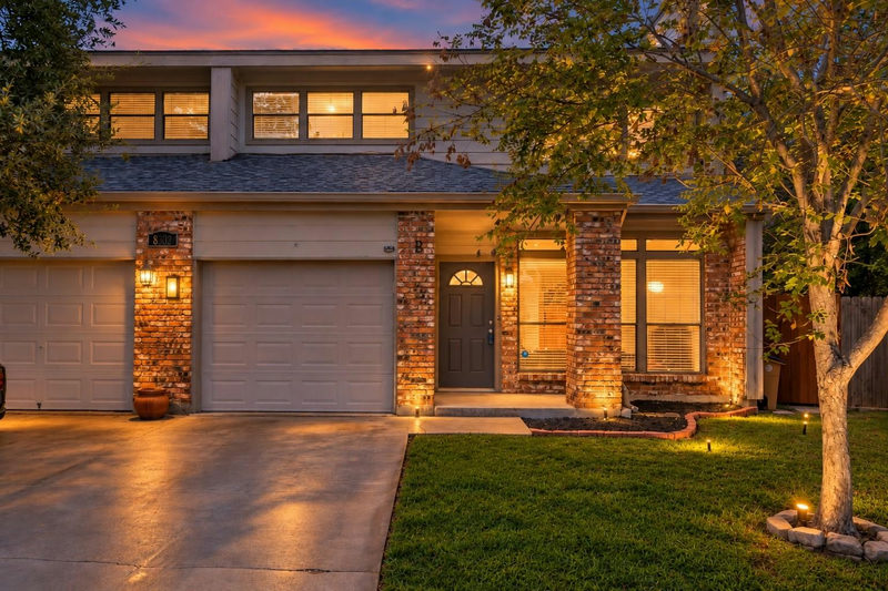 8302 Bradford Edward Cv #B — exterior