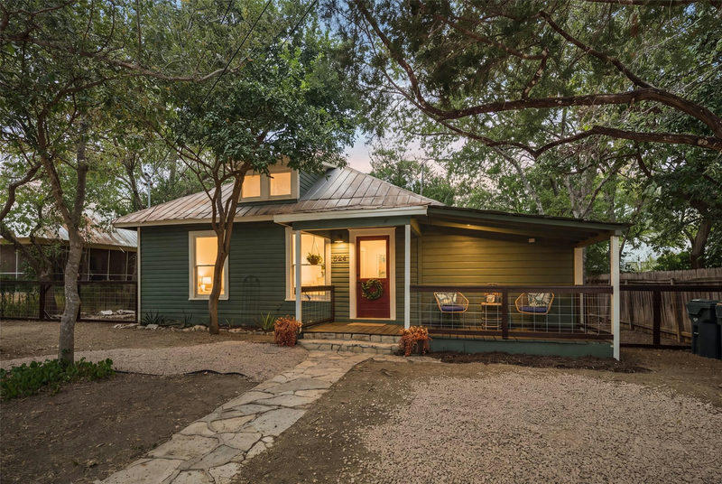 524 Lindsey St — exterior