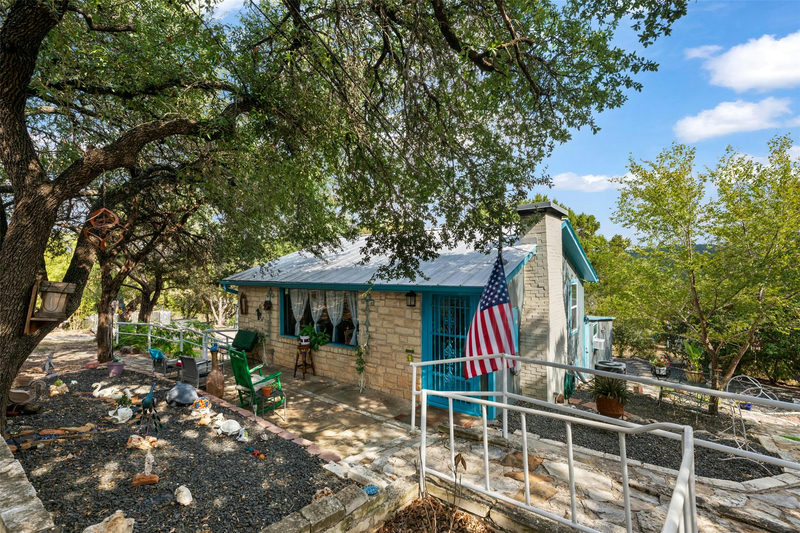 18307 E Lakeview Dr — exterior