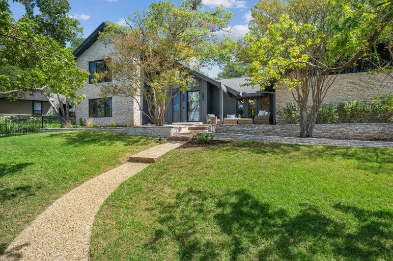 2308 Cypress Pt E