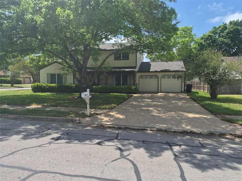 1601 E Messick Loop — exterior