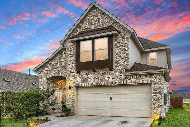 174 Shackleton Dr — exterior