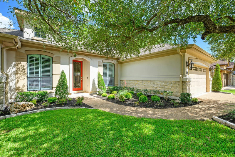 104 Shady Trails Pass — exterior