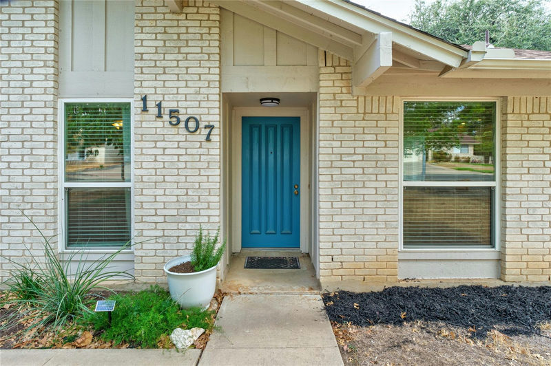 11507 Pyreneese Dr — exterior