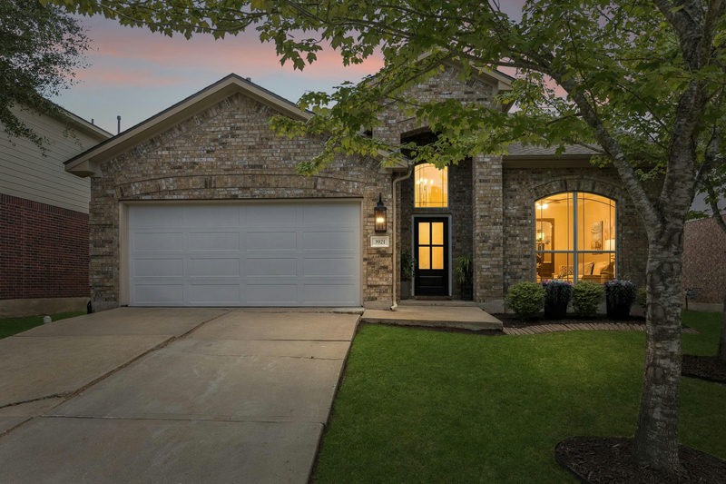 3921 Veiled Falls Dr — exterior