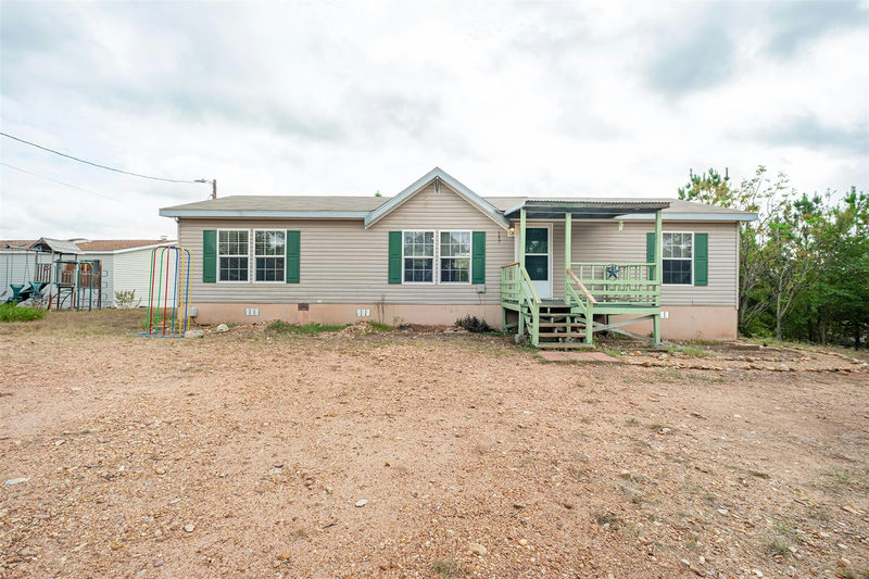 157 Lakeside Dr — exterior