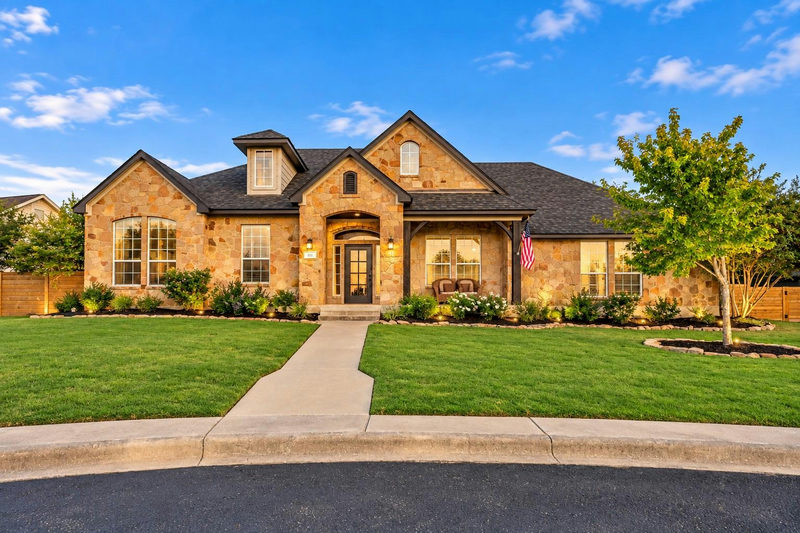 111 Natalies Pt — exterior