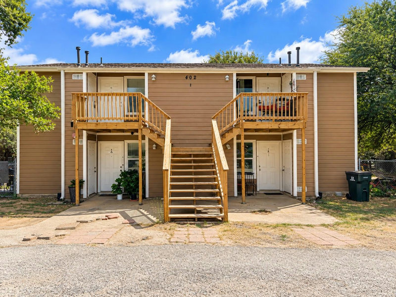 402 Algerita Dr — exterior
