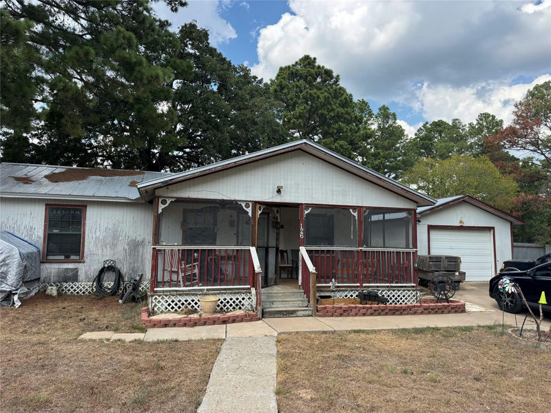 126 & 120 Horseshoe Dr — exterior
