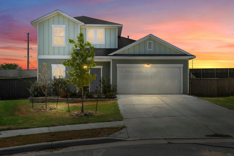 5521 Sacra Cv — exterior